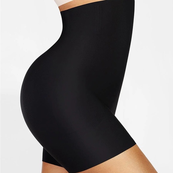 High-waisted Butt Lifter with removable hip pads - Picture 6 of 16